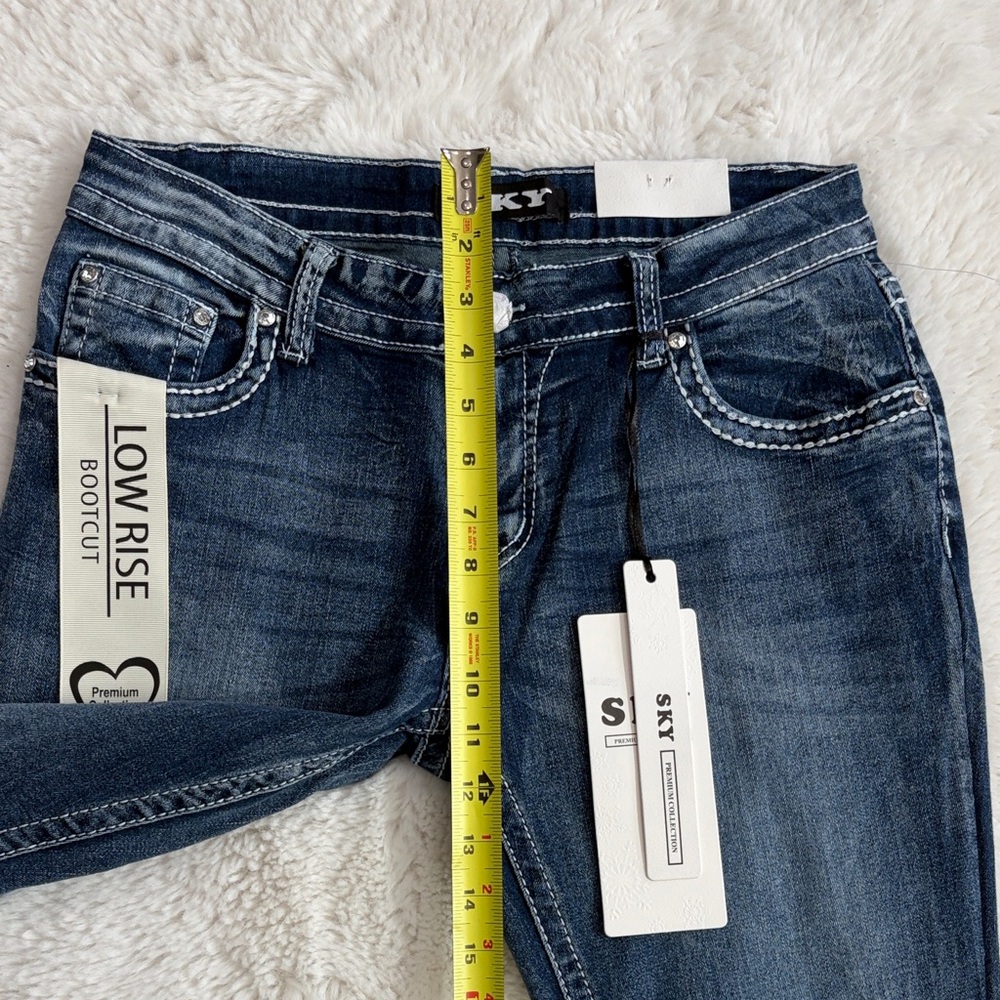 Sky Women's ,Low-Rise ,Boot Cut Jeans with Embellished Pockets,Size 13/31 - Picture 10 of 17